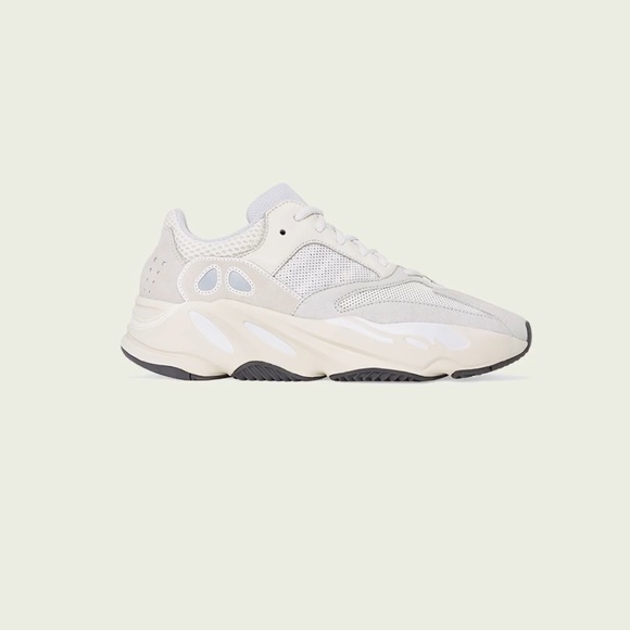 Yeezy boost 700